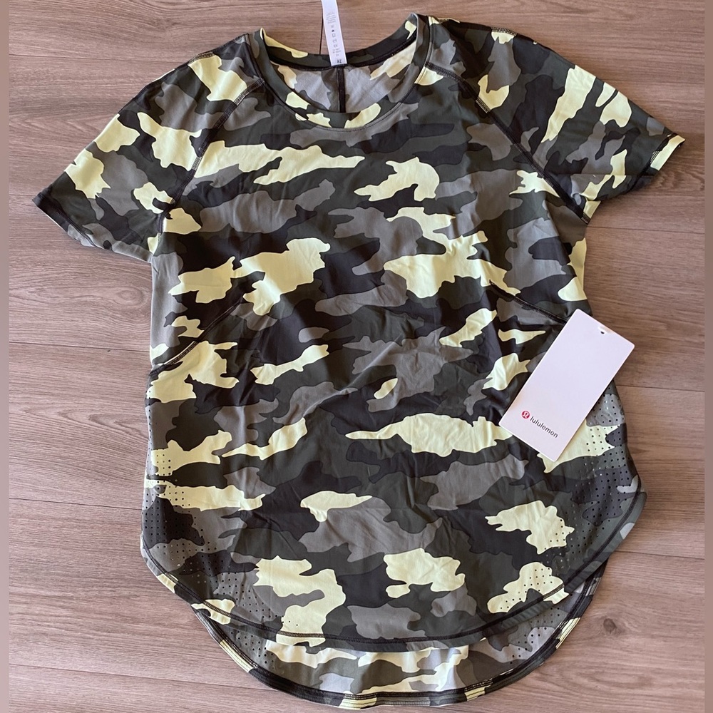 Lululemom UVP Run Short Sleeve Shirt size 6